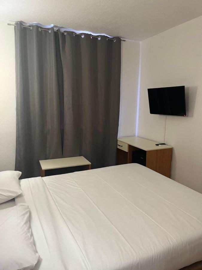 Hotel Aurelia Les Arcs-sur-Argens Bagian luar foto