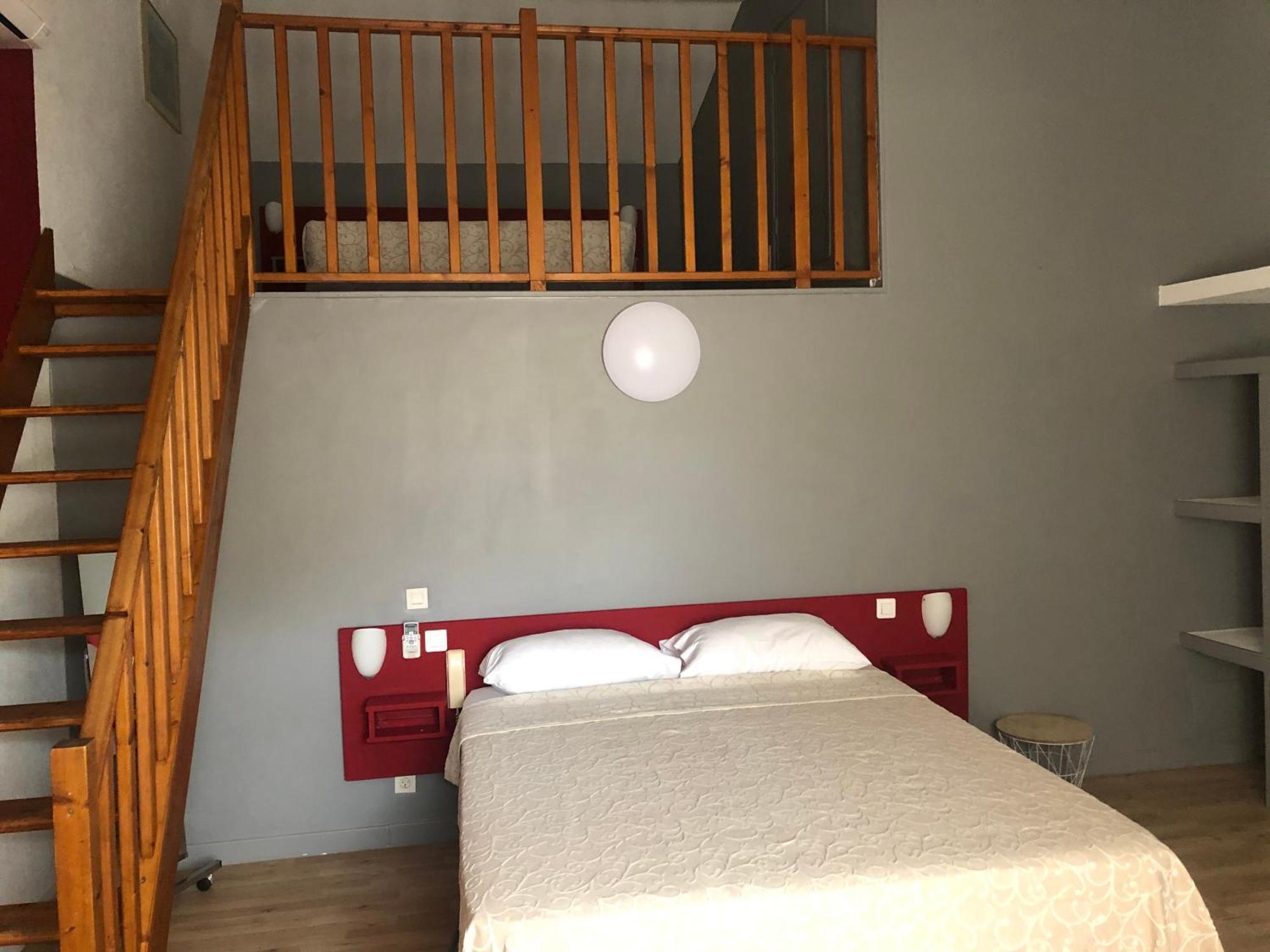 Hotel Aurelia Les Arcs-sur-Argens Bagian luar foto