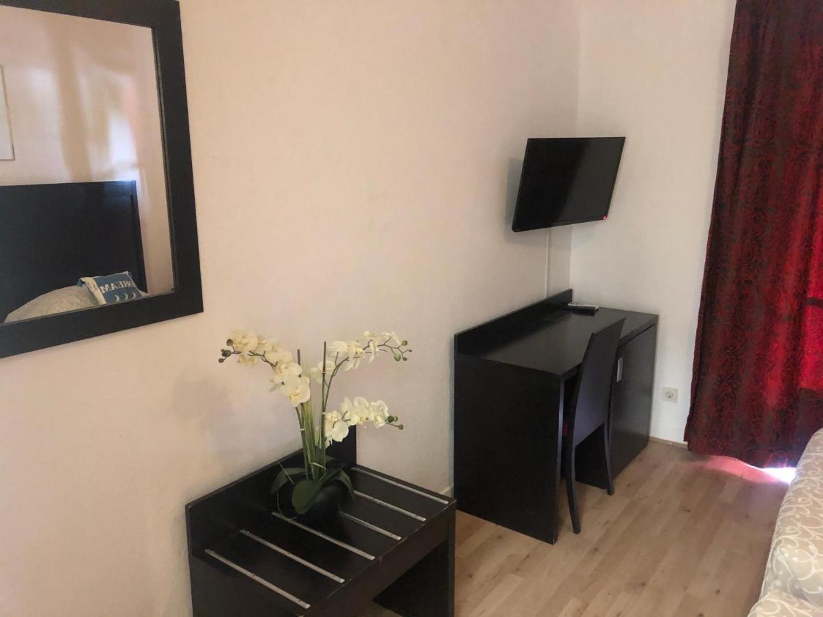 Hotel Aurelia Les Arcs-sur-Argens Bagian luar foto